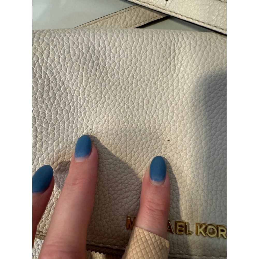 Michael Kors Bedford Medium Tassle Convertible Offwhite Shoulder Leather Bag - Picture 2 of 14